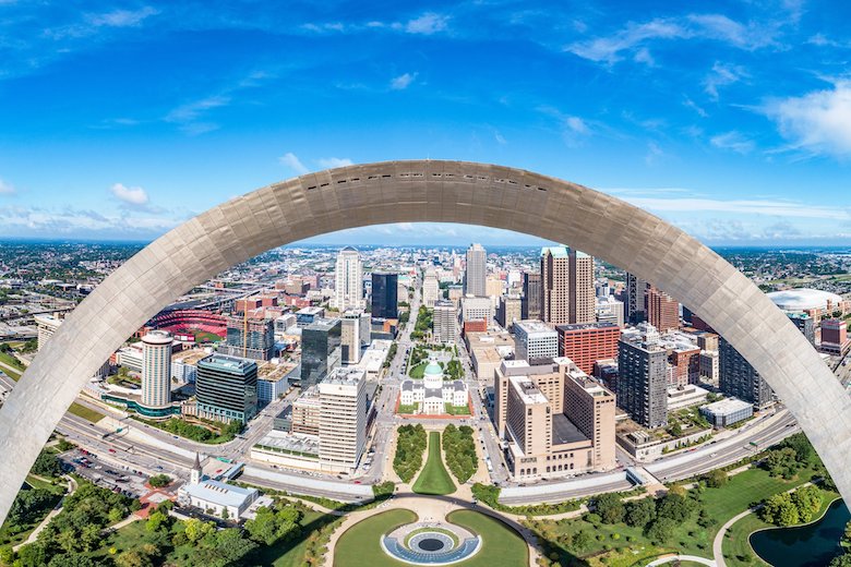 The Gateway Arch n downtown St. Louis.